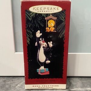 Keepsake Looney Tunes Sylvester & Tweety Hanging Ornament Set - Red/Black/Yellow
